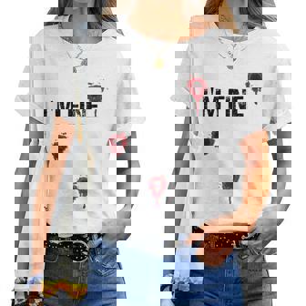 I'm Fine Humoristique Avec Trous De Balle Ensanglantés T-shirt femme - Cadeauxyz