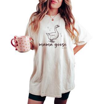 Mama Goose Est 2025 Mother's Day New Mama Mommy Mom To Be Women's Oversized Comfort T-shirt - Thegiftio UK