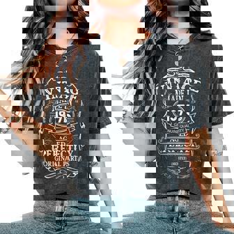 50 Cumpleaños Diseño Retrointage Hombre 1975 Camiseta extragrande cómoda para mujer - Regaloses