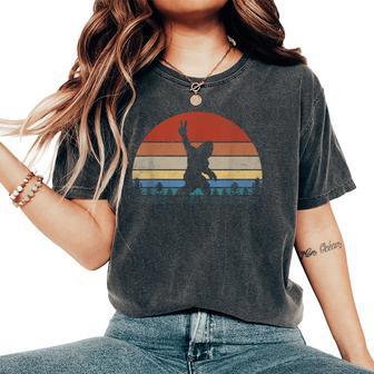 Bigfoot Retro Vintage 70S 80S Sasquatch Lovers Women Women's Oversized Comfort T-Shirt - Thegiftio UK
