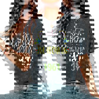 Hecha En Mayo 1961 Regalo 61 Años Cumpleaños Camiseta extragrande cómoda para mujer - Regaloses