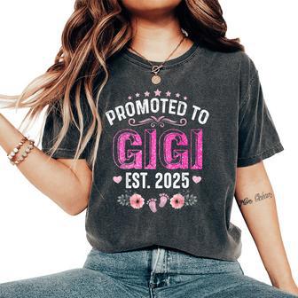 Promoted To Gigi Est 2025 Floral Mother's Day Women's Oversized Comfort T-Shirt - Thegiftio UK