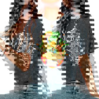 Ramen Dragon Dans Daruma Bol Over The Great Wave Off Kanagaw T-shirt oversize confortable pour femme - Cadeauxyz