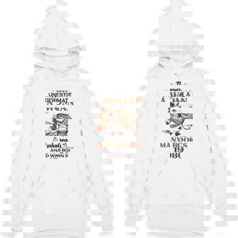 1980 A Woman Who Reads Many Books Hoodie | Mazezy