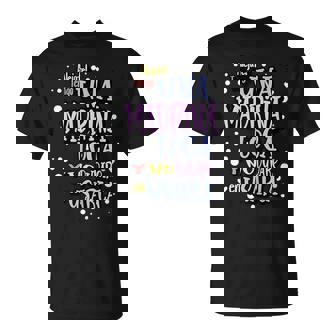 Alejate Tengo Una Madrina Loca Y No Dudare En Usarla Camiseta unisex - Regaloses