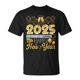 Happy New Year 2025 Loading Fireworks Champagne Lover T-Shirt - Geschenkecke