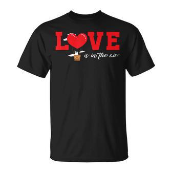 Love Is In The Air Flying Hot Air Balloon T-Shirt - Geschenkecke