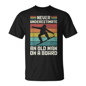 Never Underestimate An Old Man On A Snowboard intage T-Shirt - Geschenkecke