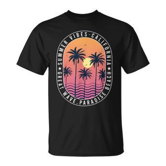 Vintage Retro Style Great Wave Beach Summeribes California T-Shirt - Cadeauxyz