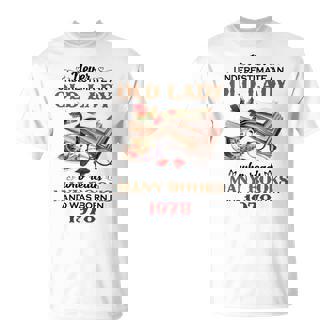 1978 An Old Lady Who Reads Many Books T-Shirt | Mazezy