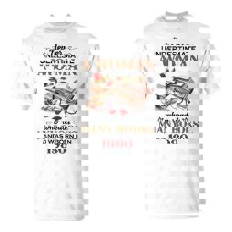 1980 A Woman Who Reads Many Books T-Shirt | Mazezy