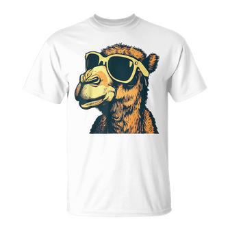 Camel With Sunglasses Gray T-Shirt - Geschenkecke