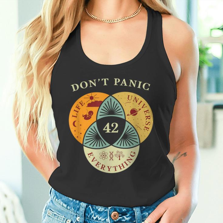 Don't Panic Life Universe Everything 42 Science Fiction Space Lovers Tank Top