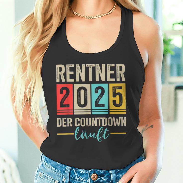 Pensioner 2025 Countdown Running For Retirement Tank Top