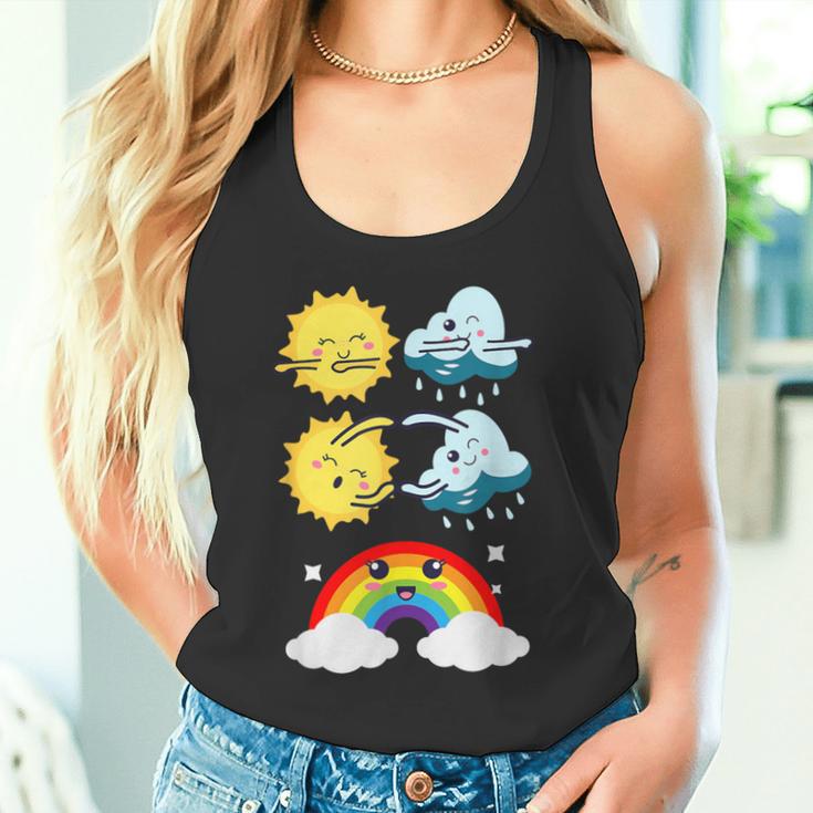 Lustige Tanzende Sonne Wolke Regenbogen Natur Regen Sommer Tank Top