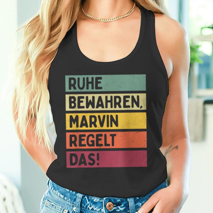 Ruhe Bewahren Marvin Regelt Das Spruch In Retro Farben Tank Top