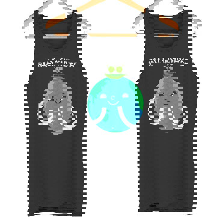 Finally Achieved World Peace On Earth Pun World Peas Tank Top Tank Top