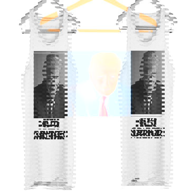 Nunca Entregues Las Elecciones Presidenciales De Trump 2024 Camiseta sin mangas