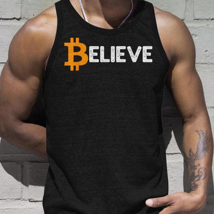 Bitcoin Logo Believeintage Btc Cryptocurrency Trader Tank Top Geschenke für Ihn