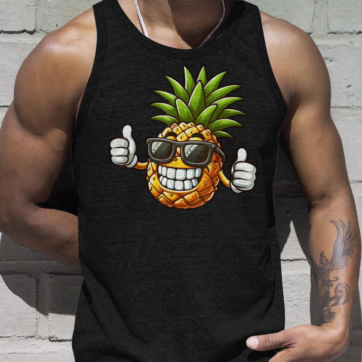 Cool Pineapple Wearing Sunglasses Fun Fruit Tank Top Geschenke für Ihn