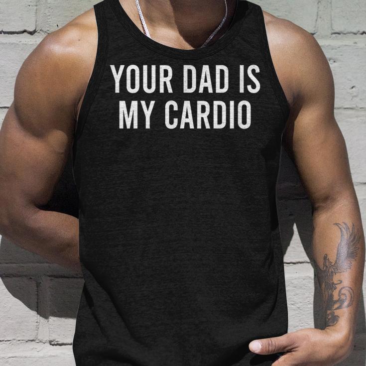 Your Dad Is My Cardio Weightlifting Training Meme Fitness Tank Top Geschenke für Ihn