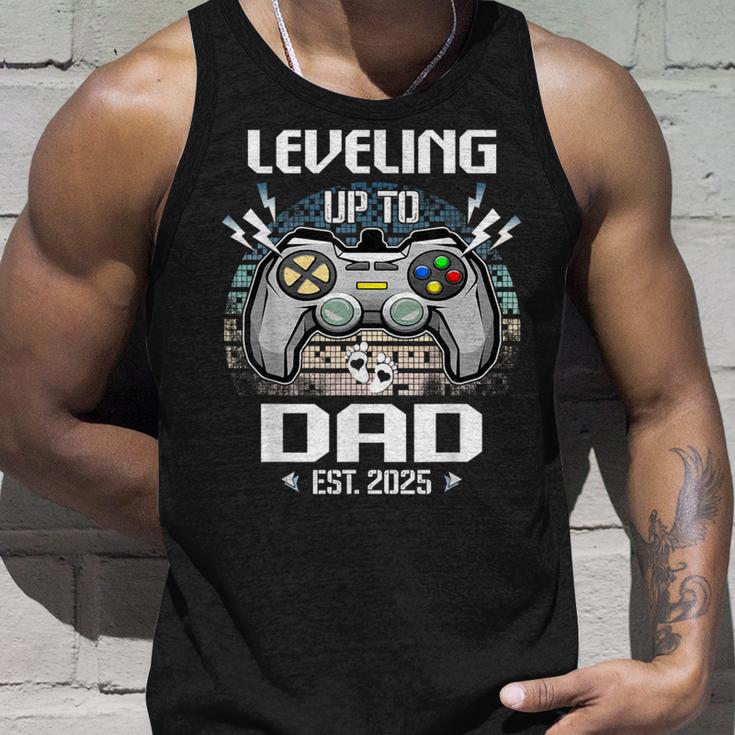 Dad Level Unlocked Est 2025 Leveling Up To Dad Tank Top Geschenke für Ihn