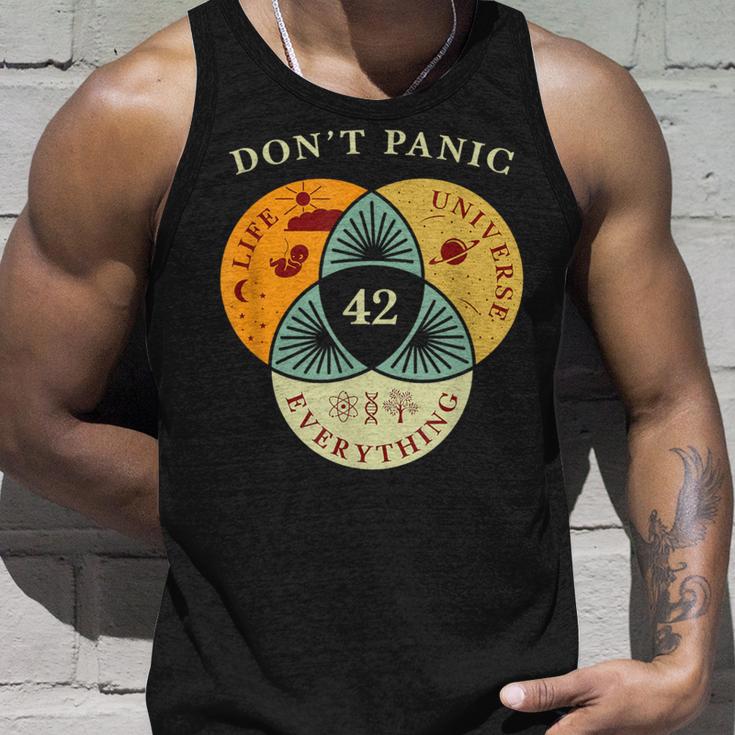 Don't Panic Life Universe Everything 42 Science Fiction Space Lovers Tank Top Geschenke für Ihn