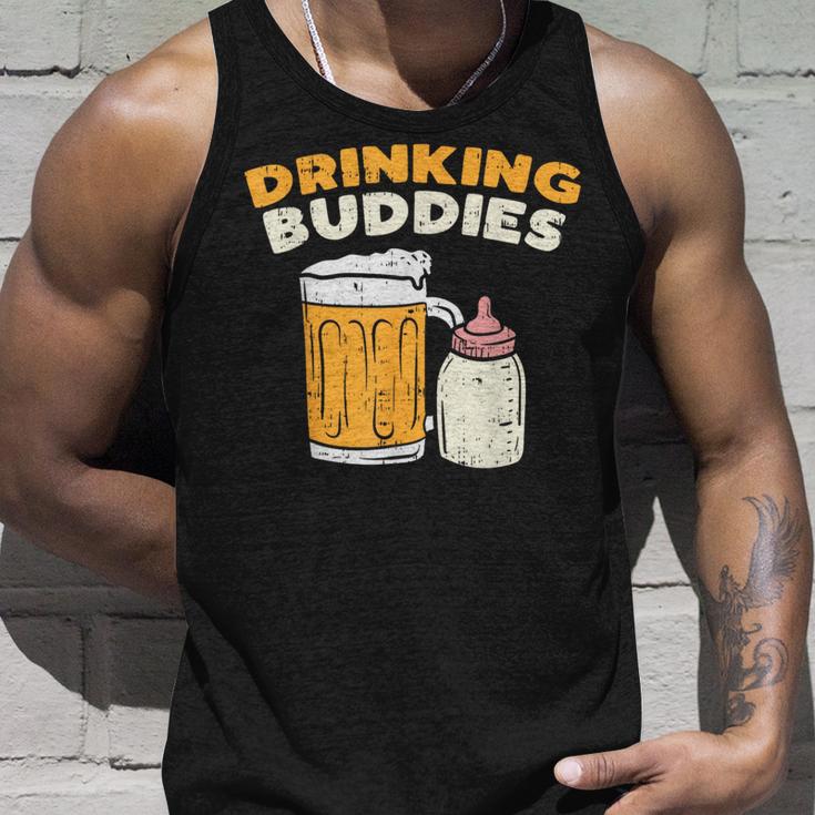 Drinkin Buddies Baby Bottle Son And Dad Matching Fathers Day Tank Top Geschenke für Ihn