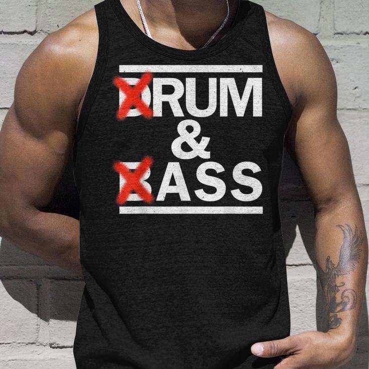 Drum & Bass Rum & Ass Rave Party Edm Dj House Music Tank Top Geschenke für Ihn