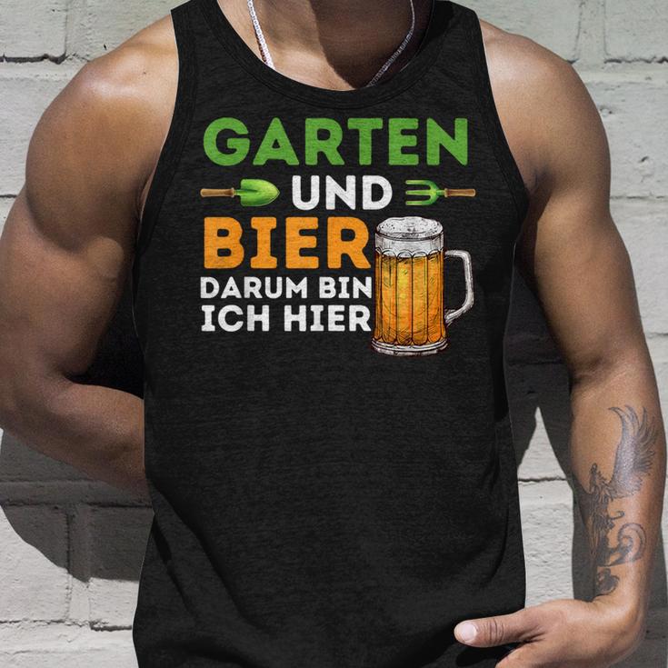 Garten Und Bier Darum Bin Ich Hier Gärtner Hobbygärtner Tank Top Geschenke für Ihn