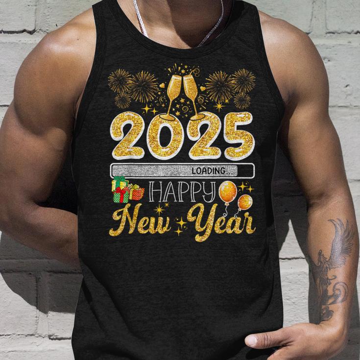 Happy New Year 2025 Loading Fireworks Champagne Lover Tank Top Geschenke für Ihn