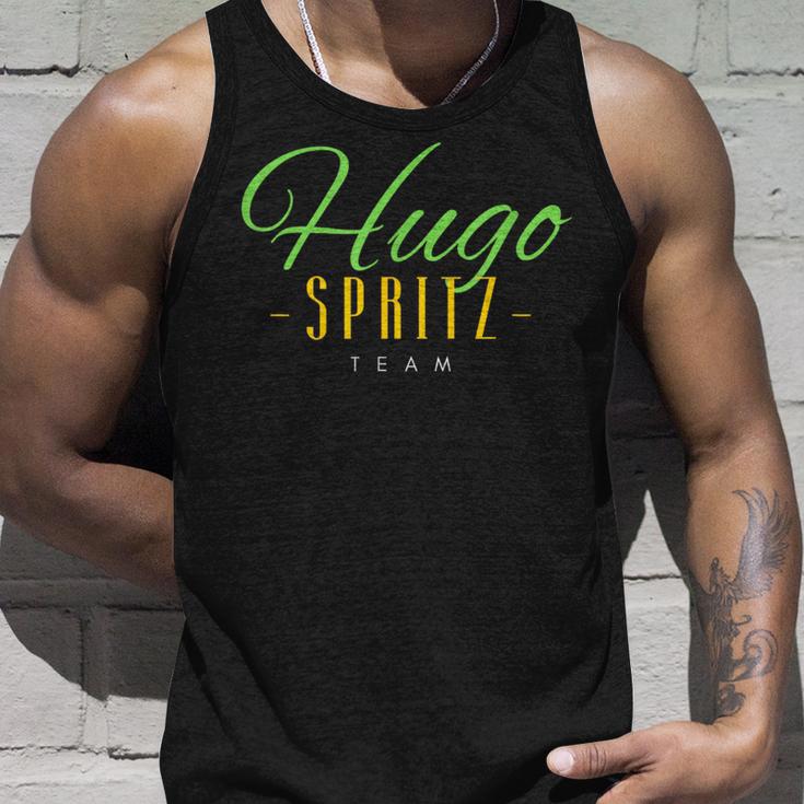 Hugo Spritz Team Elderberry Summer Sparkling Prosecco Cocktail Tank Top Geschenke für Ihn