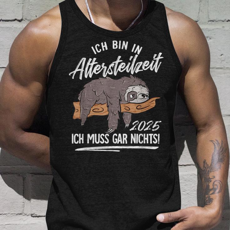 Ich Bin In Altersteilzeit 2025 Tank Top Geschenke für Ihn