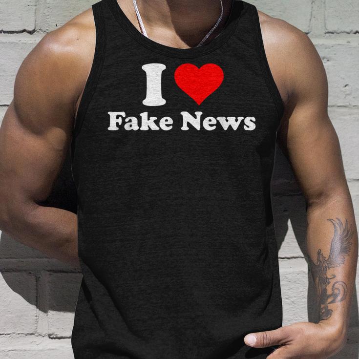 I Love Fake News Tank Top Geschenke für Ihn