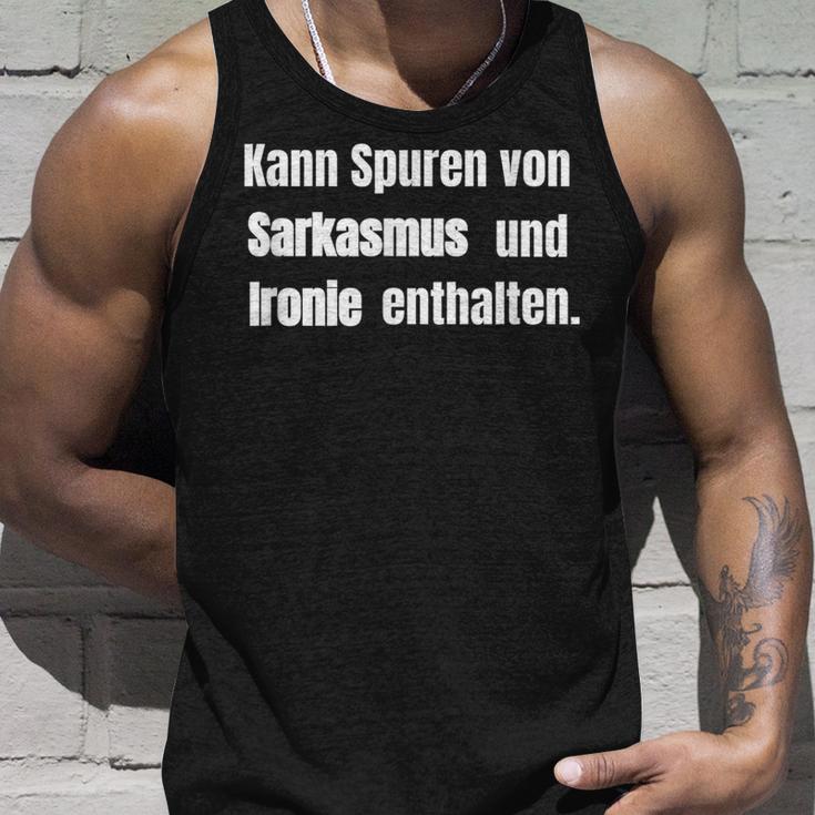 May Contain Traces Of Sarcasm And Irony Leaflet Tank Top Geschenke für Ihn