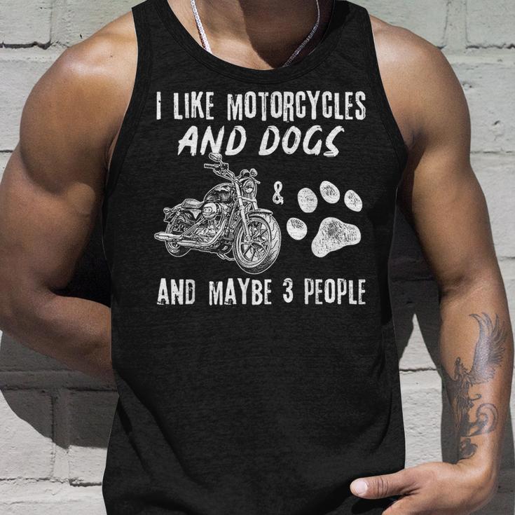 I Like Motorcycles And Dogs And Maybe 3 People Tank Top Geschenke für Ihn