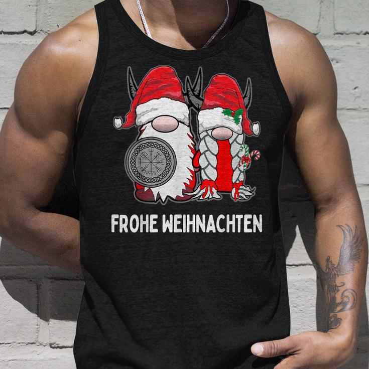 Nordic Gnomeiking Tomte Couple Merry Christmas German Tank Top Geschenke für Ihn