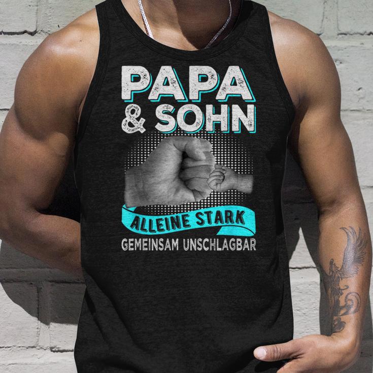 Papa Und Sohn Alleine Stark Gemeinsam Unschlagbar Father's Day Tank Top Geschenke für Ihn