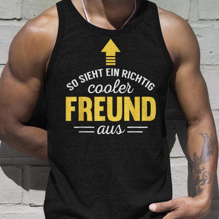 So Looks A Really Cool Friend Birthday Tank Top Geschenke für Ihn