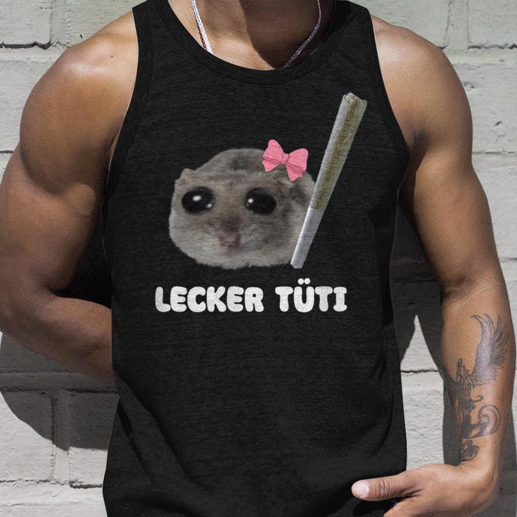 Tasty Tüti X Sad Hamster Meme Grass Bag Cannabis Tank Top Geschenke für Ihn