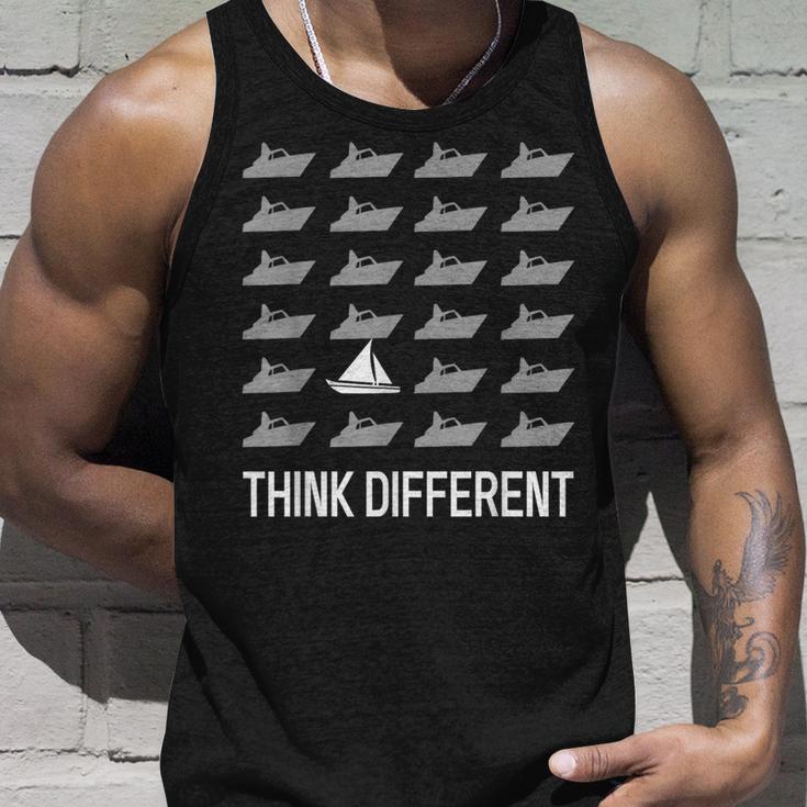 Think Different Sailing Boat Sailing Captain Skipper Tank Top Geschenke für Ihn