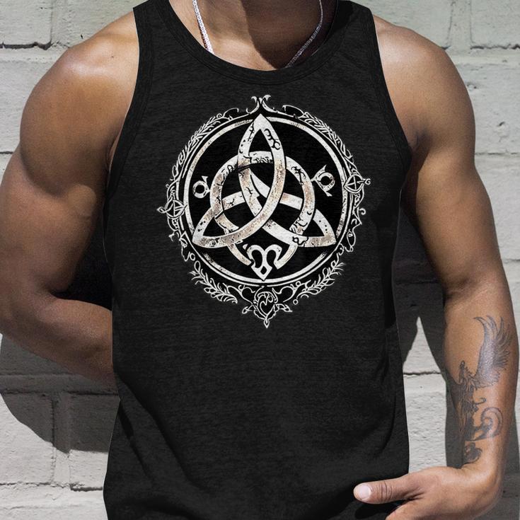 Triskele Triskel Triquetra Celtic Protective Rune Tank Top Geschenke für Ihn