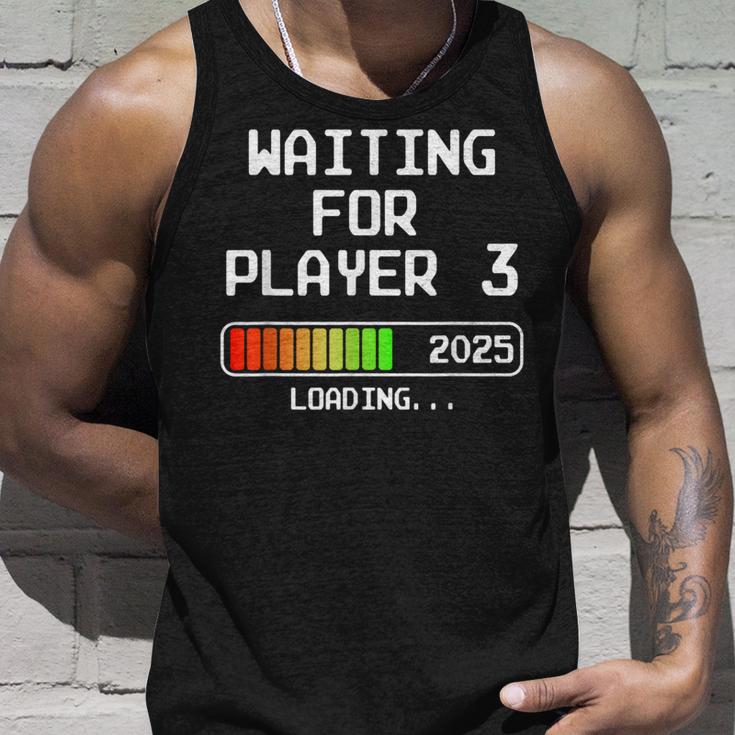 Werdender Papa 2025 Waiting For Player 3 Loading Pregnant Tank Top Geschenke für Ihn