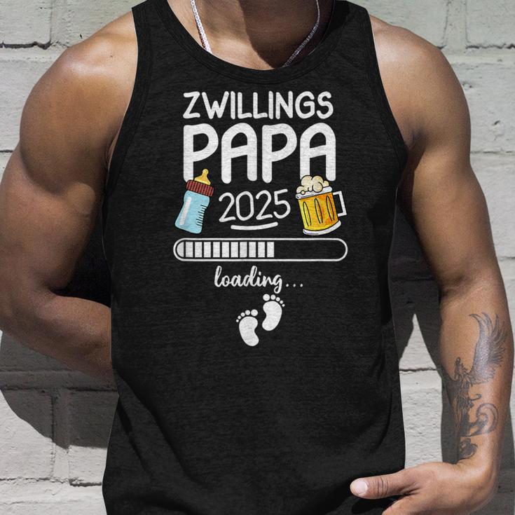 Zwillingspapa 2025 Loading Werdender Papa Announcement Tank Top Geschenke für Ihn