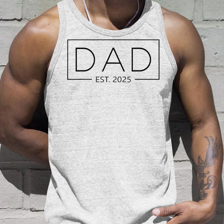 New Dad 2025 Daddy 2025 Father 2025 Dad Est 2025 Tank Top Geschenke für Ihn