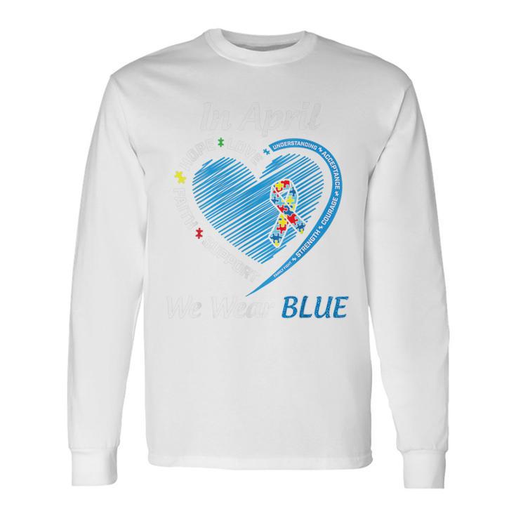 Autismo Arco Iris En Abril Usamos El Mes De Concientización Sobre El Autismo Azul Camiseta de manga larga
