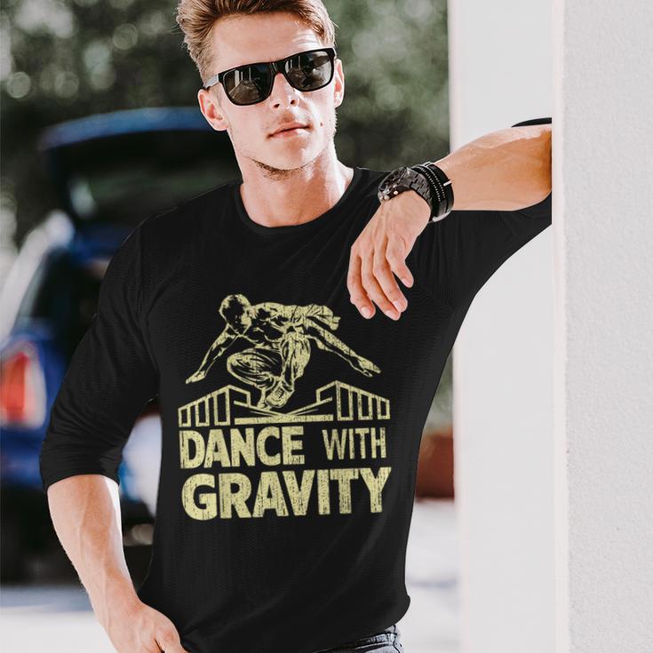 Dance With Gravity Parkour Langarmshirts Geschenke für Ihn