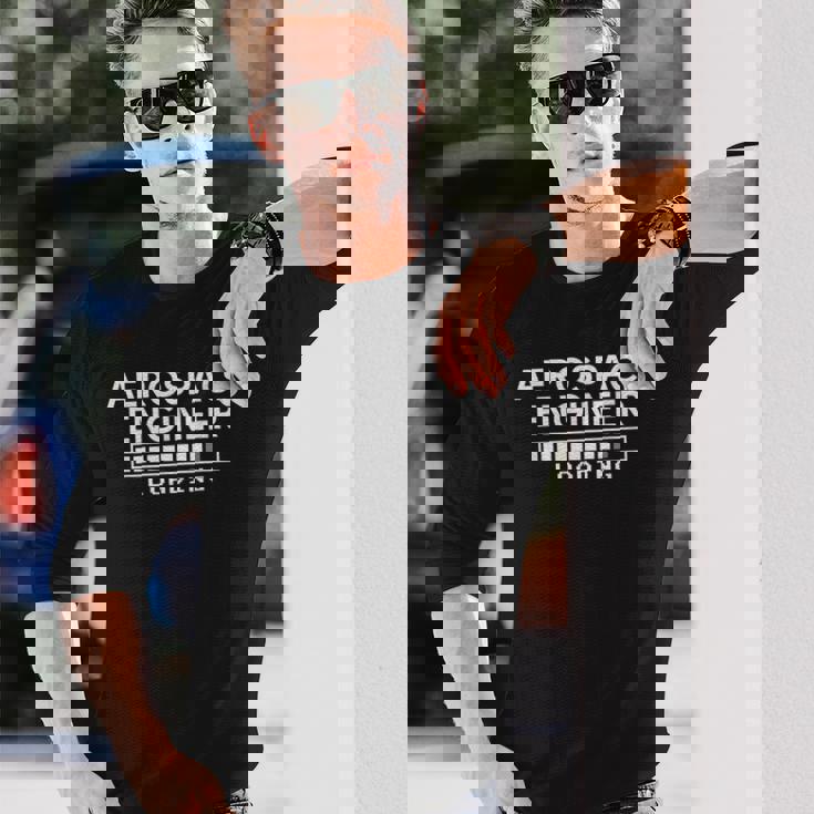 Ingeniero Aeroespacial Cargando Camisa Ingeniero Estudiante Universidad Camiseta de manga larga Regalos para él