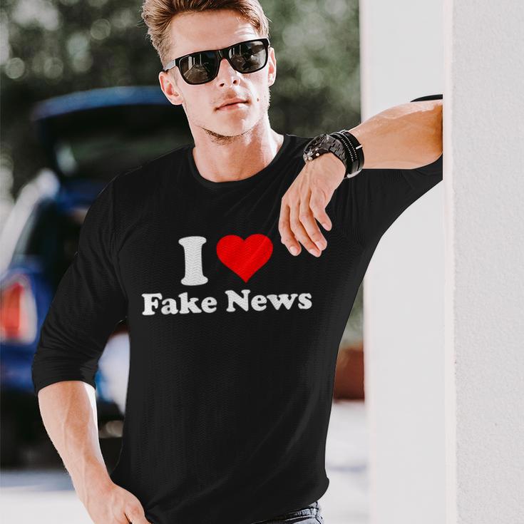 I Love Fake News Langarmshirts Geschenke für Ihn