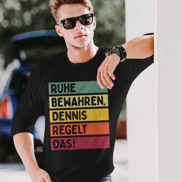 Peace Keep Dennis Regelt The Saying In Retro Colours Langarmshirts Geschenke für Ihn